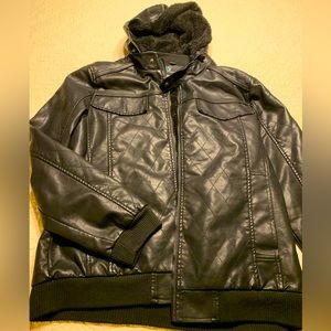 Men’s XL bomber style leather like black jacket